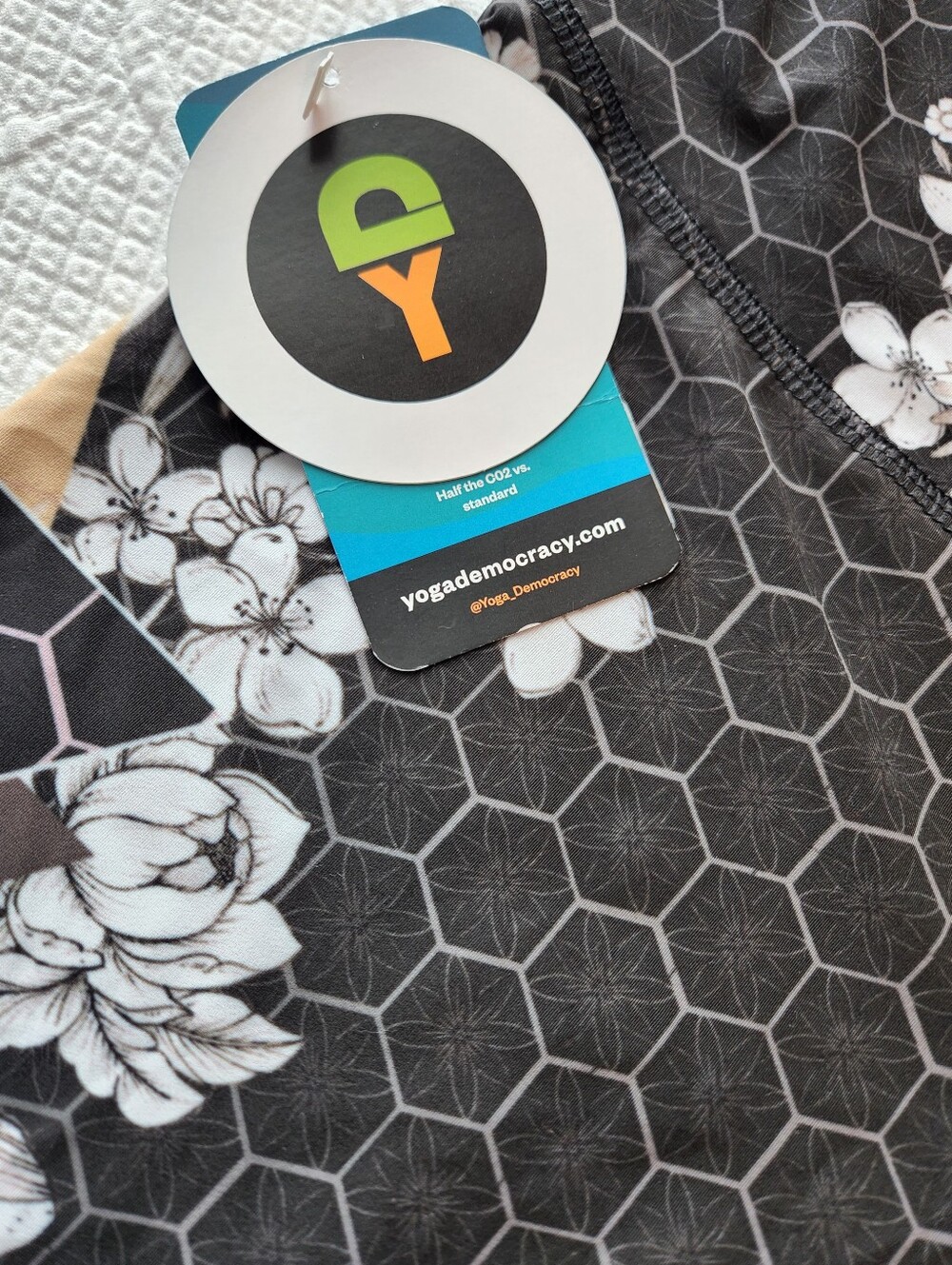 Black Floral Hexagon Print Leggings with Beige Accents - Picture 5 of 7